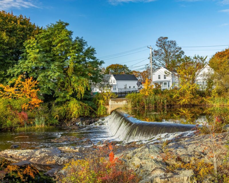 an autumnal view of the Cocheco River